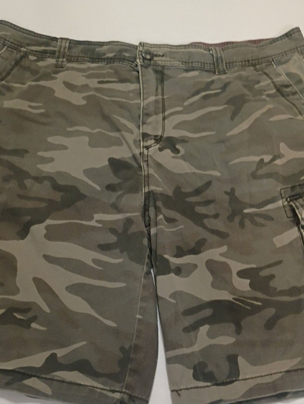 UNIONBAY Men's Camo Cargo Shorts in Green